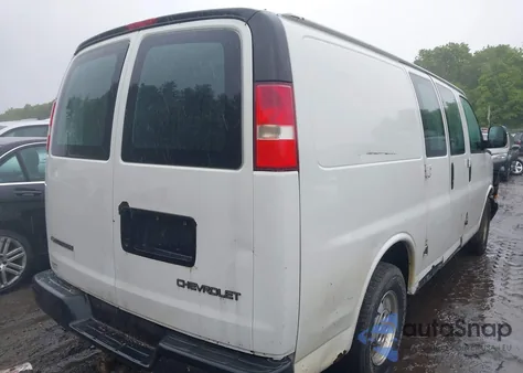 2004 Chevrolet Express z USA, uszkodzony, nr VIN 1GCFG15X441162778